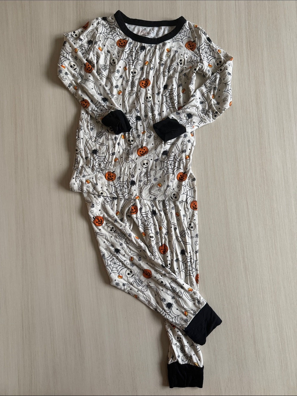 Caden Lane Halloween Skeleton & Pumpkin Pajama Set - White, Black, Orange